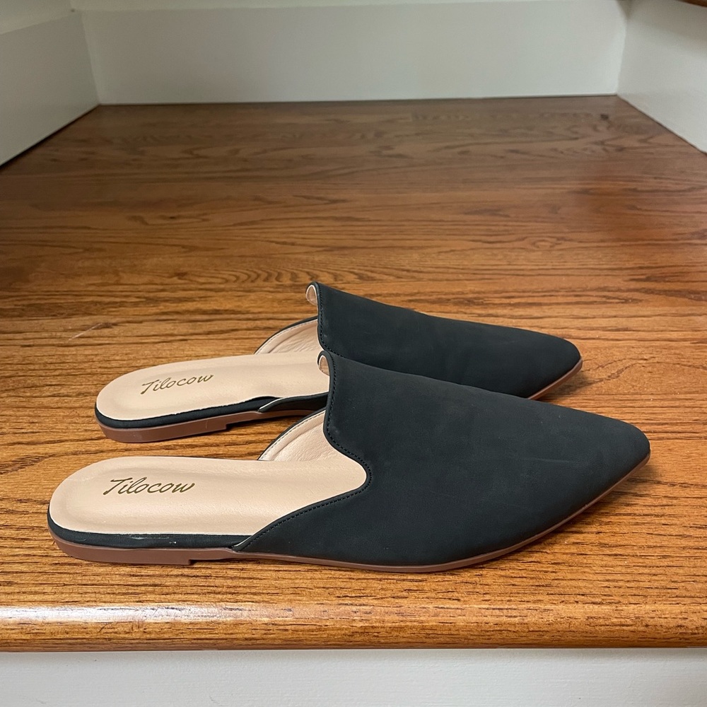 Matte black point mules - never worn!